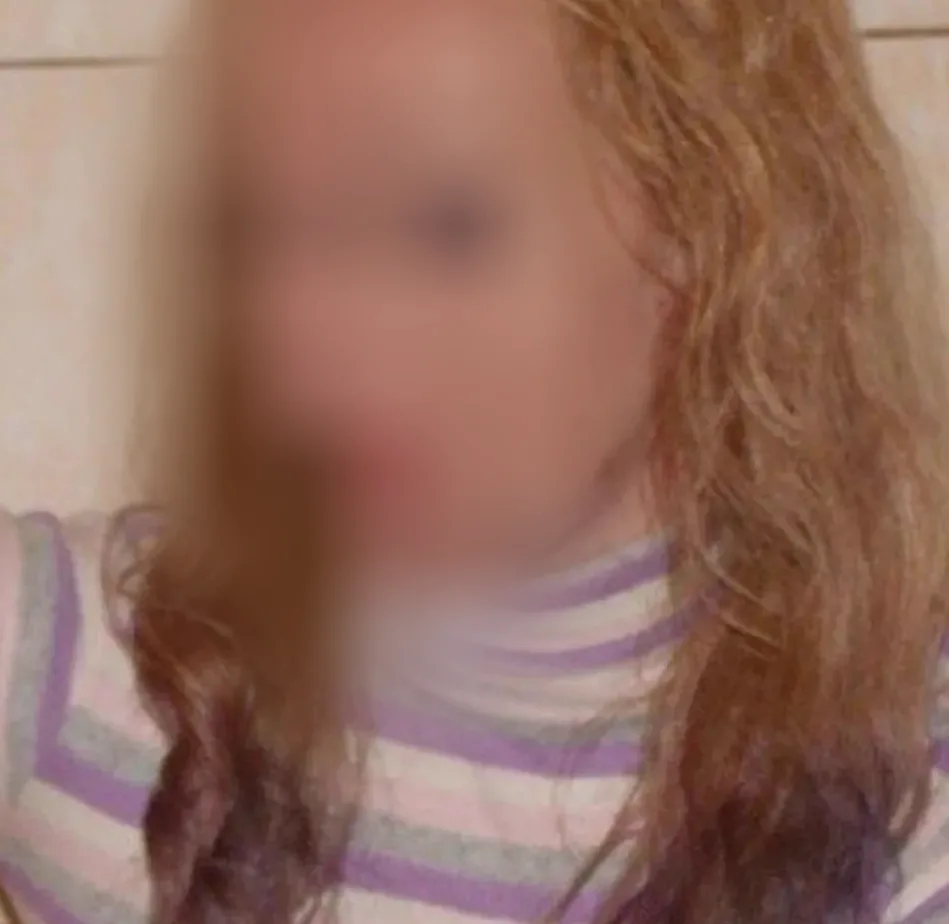 Amina, 24 años